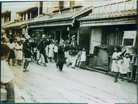 藍畑の街角の盆踊り