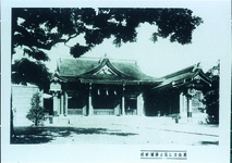 城山頂に鎮まる護国神社