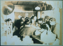 「オデン屋は僕等のオアシスです。勉強に疲れた頭を休めに来マス」