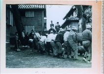 沖浜　金刀比羅神社の「おしめ作り」　（若宮神社で作って大八車で奉納した）