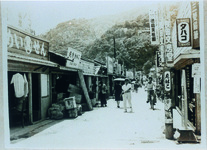 東西新町交差点より天神社方向