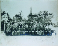 忠魂碑の建設（在郷軍人会、大日本国防婦人会の集合）