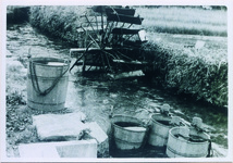 八万町　銅（かね）の鳥居付近の水車
