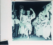 ２－２９．０８　阿波踊り　三和銀行支店長も踊る