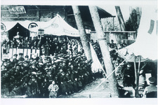 境内に集まる子供たち