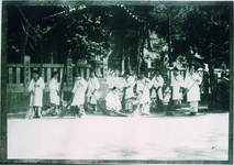 国防婦人会立岩分会の神社清掃奉仕