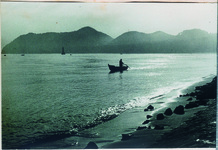 ３－２９．１１　鳴門市岡崎海岸より岬を見る