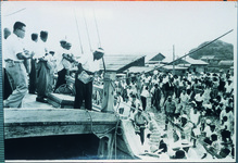 岡崎　進水式の餅まき