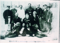 富田製薬　松島十湖を迎える（中列中央）