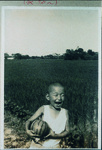 西瓜を抱えた子供