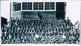 海軍航空隊第１３期飛行科予備学生卒業写真