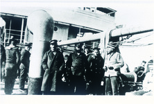 軍艦に乗る海軍