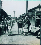 町を行く姉さん方