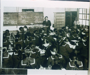 三好高女　化学の実験