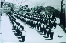 白石小学校　藁で編んだ「おいかばん」