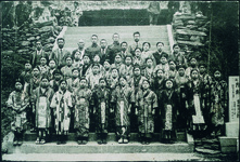 下宮神社へ遠足に行った青年学校女子部