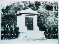 東山小　奉安殿