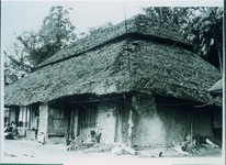 古い民家（入口左側中央イドノ｛便所｝）