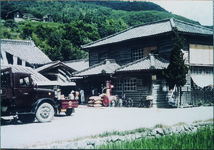江原町農協（「１９５５のびゆく江原町」スライドより）