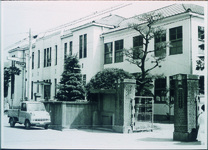 専売公社正門（Ｔ９築，Ｓ４３．１１取り壊し）