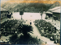 川崎小　花壇の手入れ