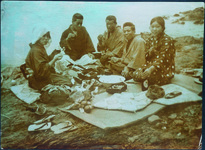 節句の遊山　１日は海へ行き次の日は山へ行った。