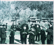 横瀬小学校　独楽回しに夢中