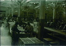 東洋紡績工場２作業風景