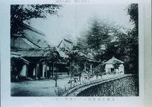 太龍寺大玄関より六角堂を望む