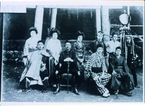 「優美団」という劇団を作って巡業した