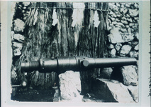 昭和１７年に供出された大砲。明治３０年奉納。