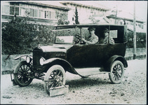 乗用車の乗る人