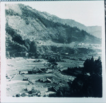 南宇の山上より出原、和無田を望む