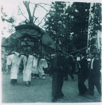 吉野神社の秋祭り　神輿を担いで