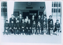 海川小学校　４７年度卒業生　９人の卒業生