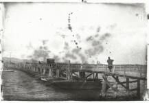 古川橋（賃取橋）徳島側自転車が走る