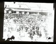 祭り大会の群衆