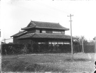 ２階立ての屋敷