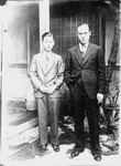 男性２人（写真複写）