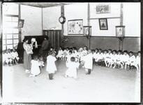 タンバリンでお遊戯