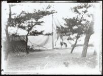 海辺の風景・干し網（男）