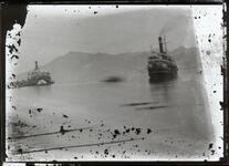 港の風景（船二隻）