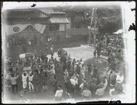 祭りの御輿（神社の境内）