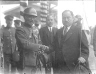 徳島歩兵第４３連隊・凱旋の山田旅団長と落合知事