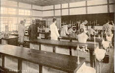 徳島中学校科学実験室