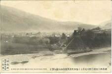 徳島県三好郡吉野川北岸より池田町及び諏訪公園を望む