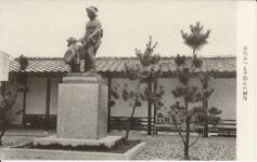 お弓おつるの子別れの銅像