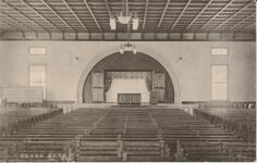 徳島中学校　講堂内部