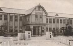 徳島中学校　玄関正面　